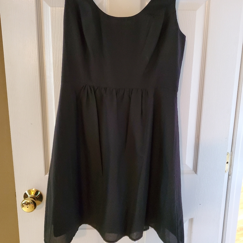 Vineyard Vines black dress with gold zipper